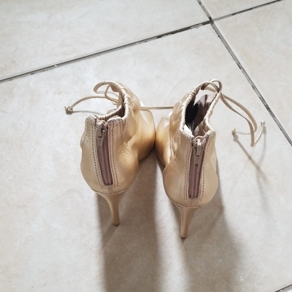 Shoes - Picture 2 of 5